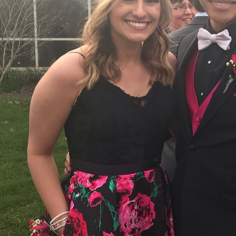 BeeDarlin Brand: Floral and black lacy prom dress! - Picture 7 of 8